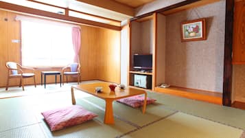 Familiekamer (Japanese Style) | Een kluis op de kamer, gratis wifi, beddengoed