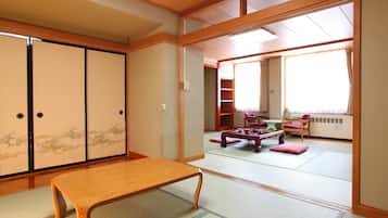 Fjölskylduherbergi (Japanese Style) | Öryggishólf í herbergi, ókeypis þráðlaus nettenging, rúmföt