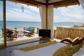 1 soverom, safe på rommet og strykejern/-brett