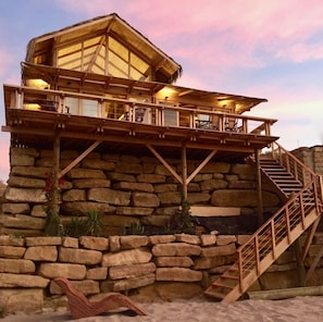 Fachada de la propiedad