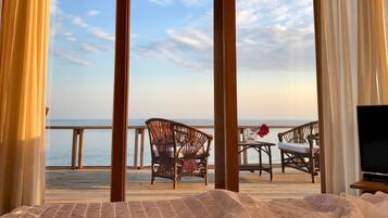 1 bedroom, in-room safe, iron/ironing board, rollaway beds