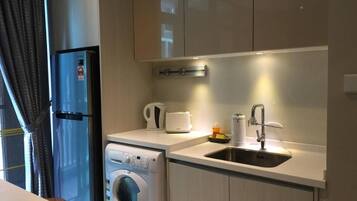 Fridge, microwave, stovetop, electric kettle