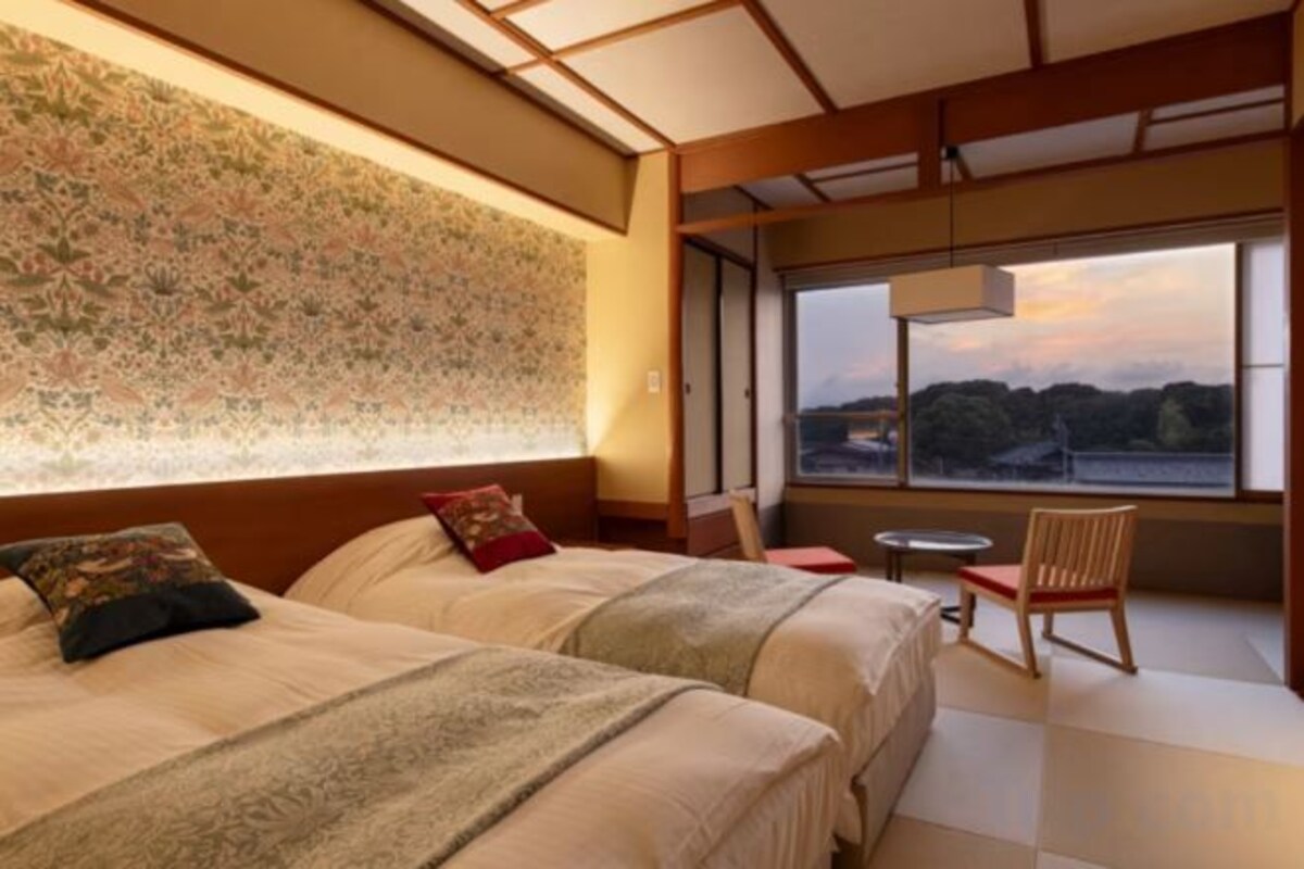 Twin with Bath, Mountain View