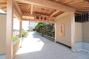 Entrée de l’hébergement