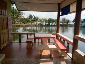 Ocean Front Family Room | Terrazza/patio