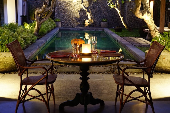 Couples’ dining