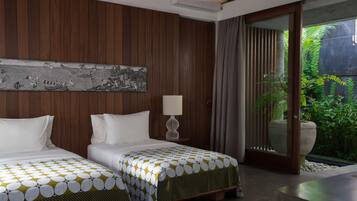 Roupas de cama premium, cofres nos quartos, escrivaninha