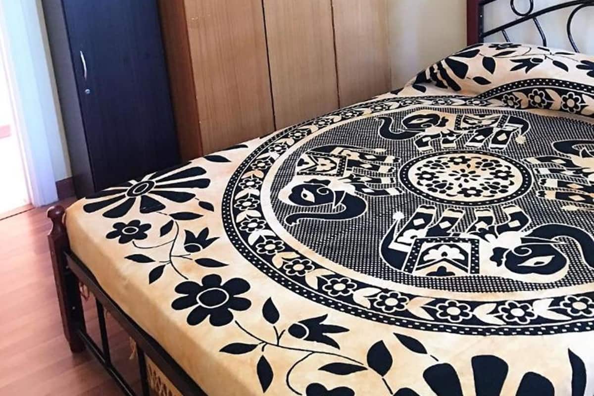 Habitación Deluxe doble, baño compartido | Escritorio, wifi gratis, ropa de cama