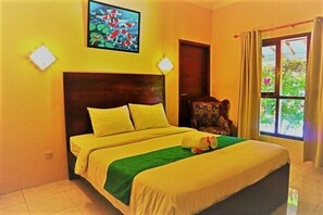 Deluxe Room | Desk, free WiFi, bed sheets - Azana Green Resort Pracimantoro (Lebak)