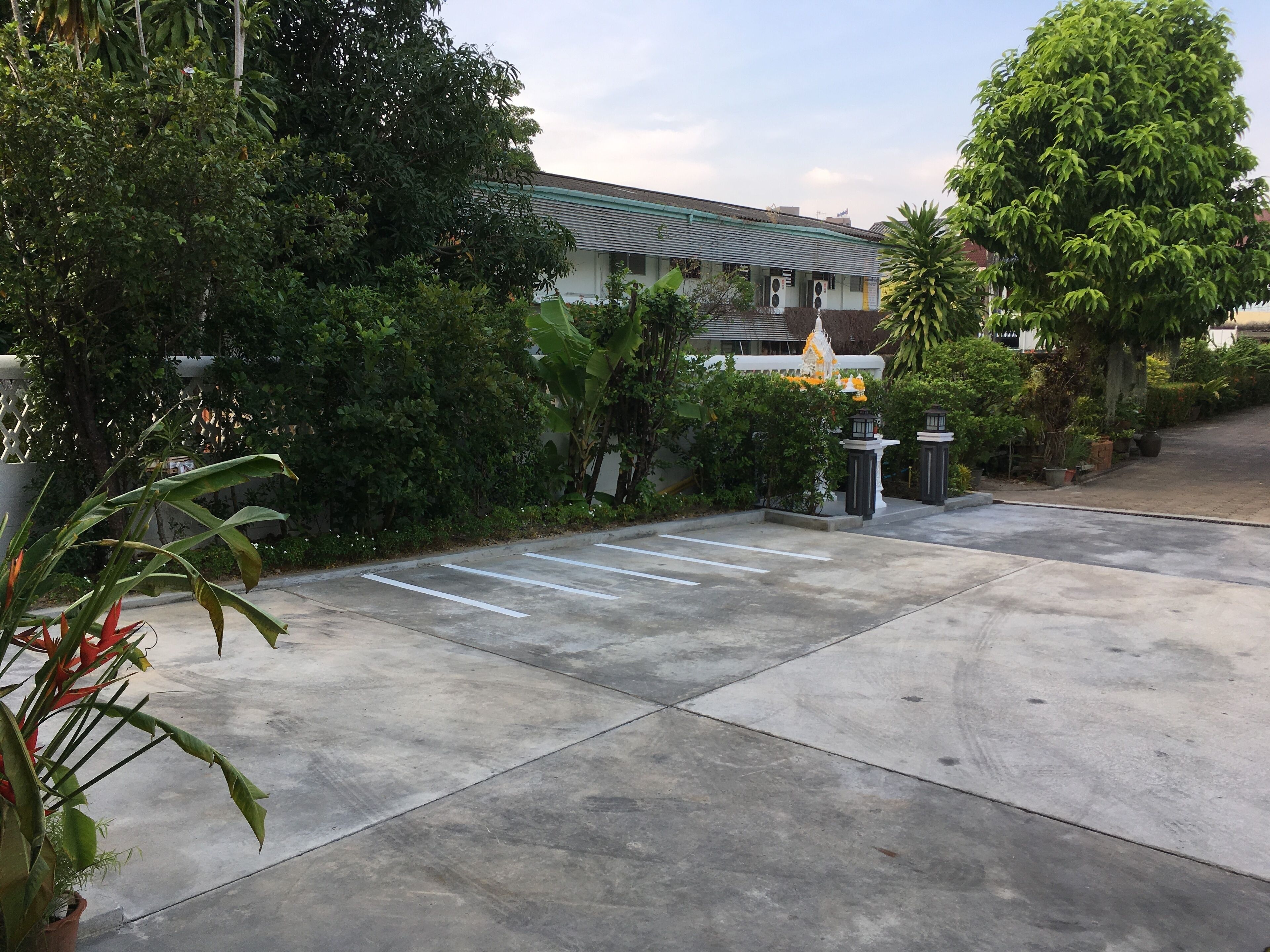 standard double room | street view