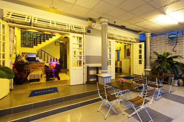 ลานระเบียง/นอกชาน