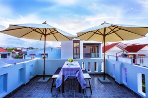 Terrace/patio - Quy Long Homestay (Hoi An)