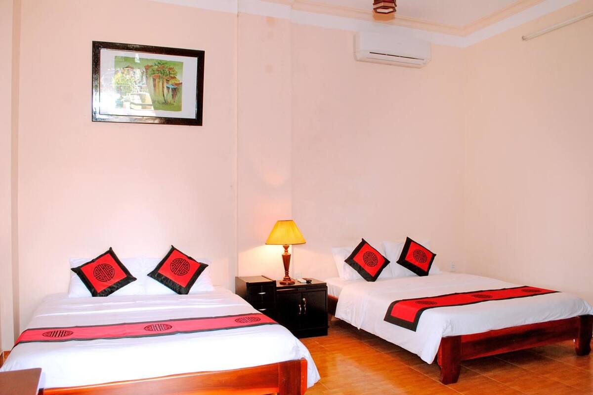 Quadruple Room, Balcony | Minibar, desk, WiFi (free)
