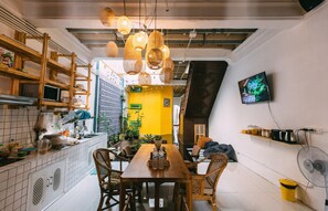 Lobby sitting area - Aekkeko Hostel (Phuket)