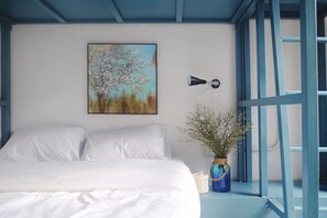 Basic Single Room, Park View, Garden Area | Soundproofing, free WiFi, bed sheets - Aekkeko Hostel (Phuket)