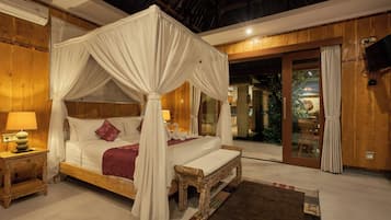 Minibar y caja de seguridad en la habitación