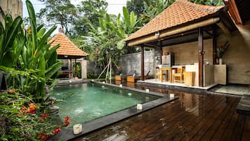 Villa, 1 Bedroom, Garden View | Private kitchenette | Fridge, microwave, stovetop, electric kettle