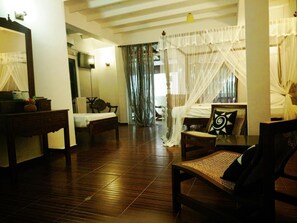 Skrivebord, ekstrasenger (mot et tillegg) og wi-fi (inkludert)