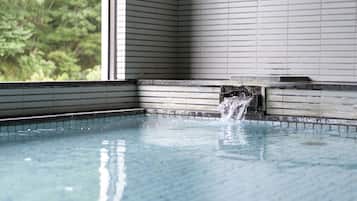 Indoor spa tub