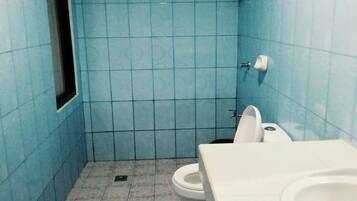 Shower, free toiletries, bathrobes, slippers