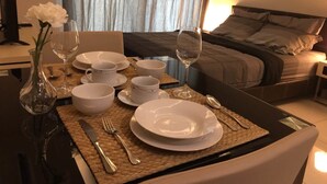 Studio | In-room dining - Waterpark Condo by Mypattayaholiday (Pattaya)