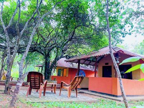 Front of property - Niyagala Lodge (Sigiriya)