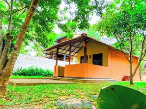 Terrace/patio - Niyagala Lodge (Sigiriya)