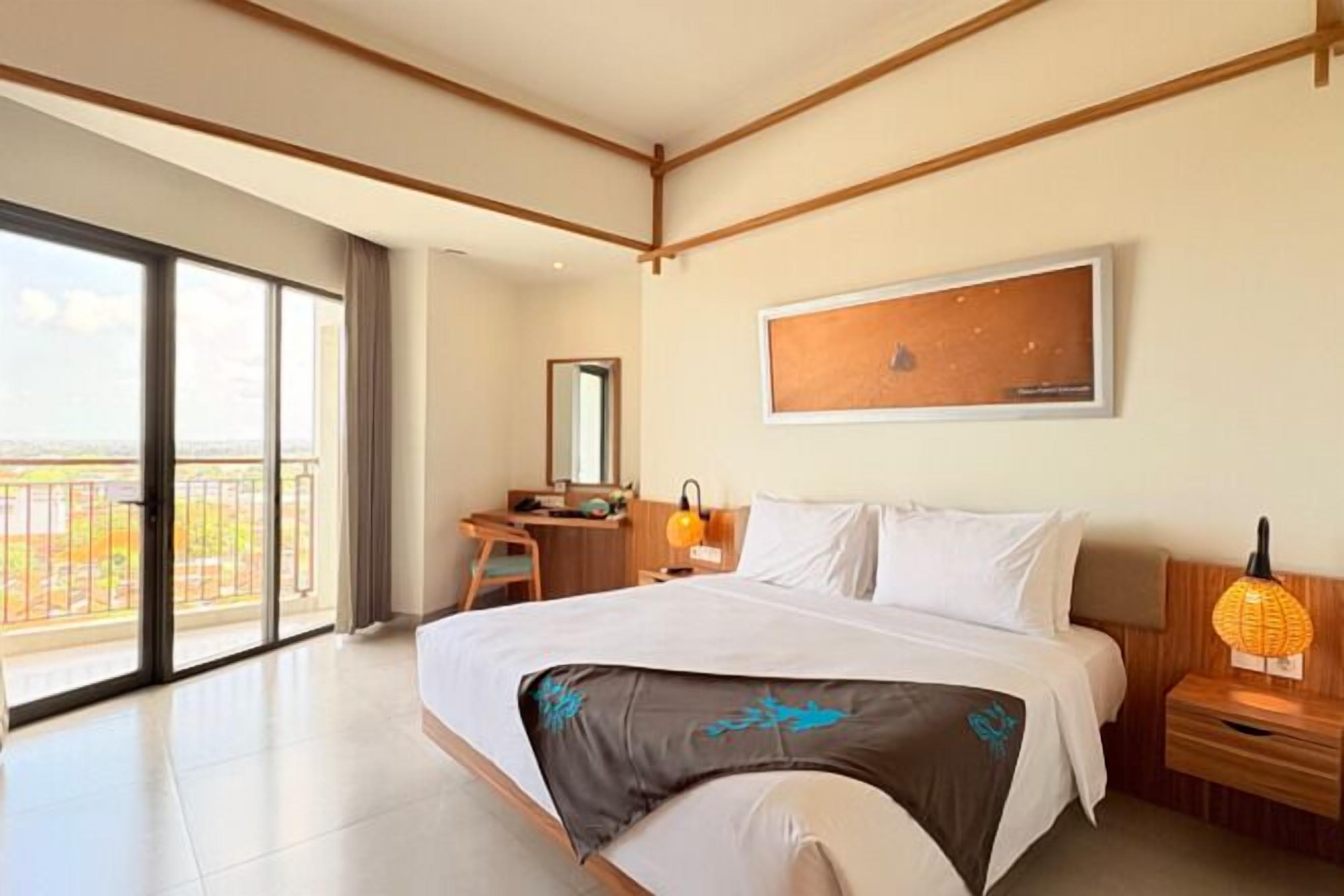 Een minibar, een kluis op de kamer, een bureau, gratis wifi