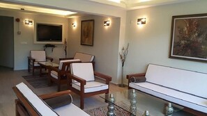 Lobby sitting area - Blue Bay Hotel (Bodrum)