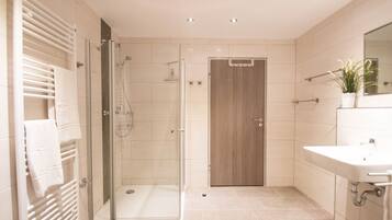 Apartment, 3 Schlafzimmer | Badezimmer | Dusche, kostenlose Toilettenartikel, Haartrockner, Handtücher