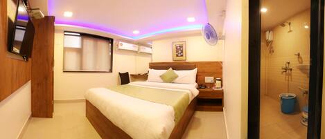 Standard Room | 1 bedroom, desk, rollaway beds, free WiFi