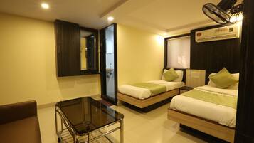 Luxury Quadruple Room | 1 bedroom, desk, rollaway beds (surcharge), WiFi (free)