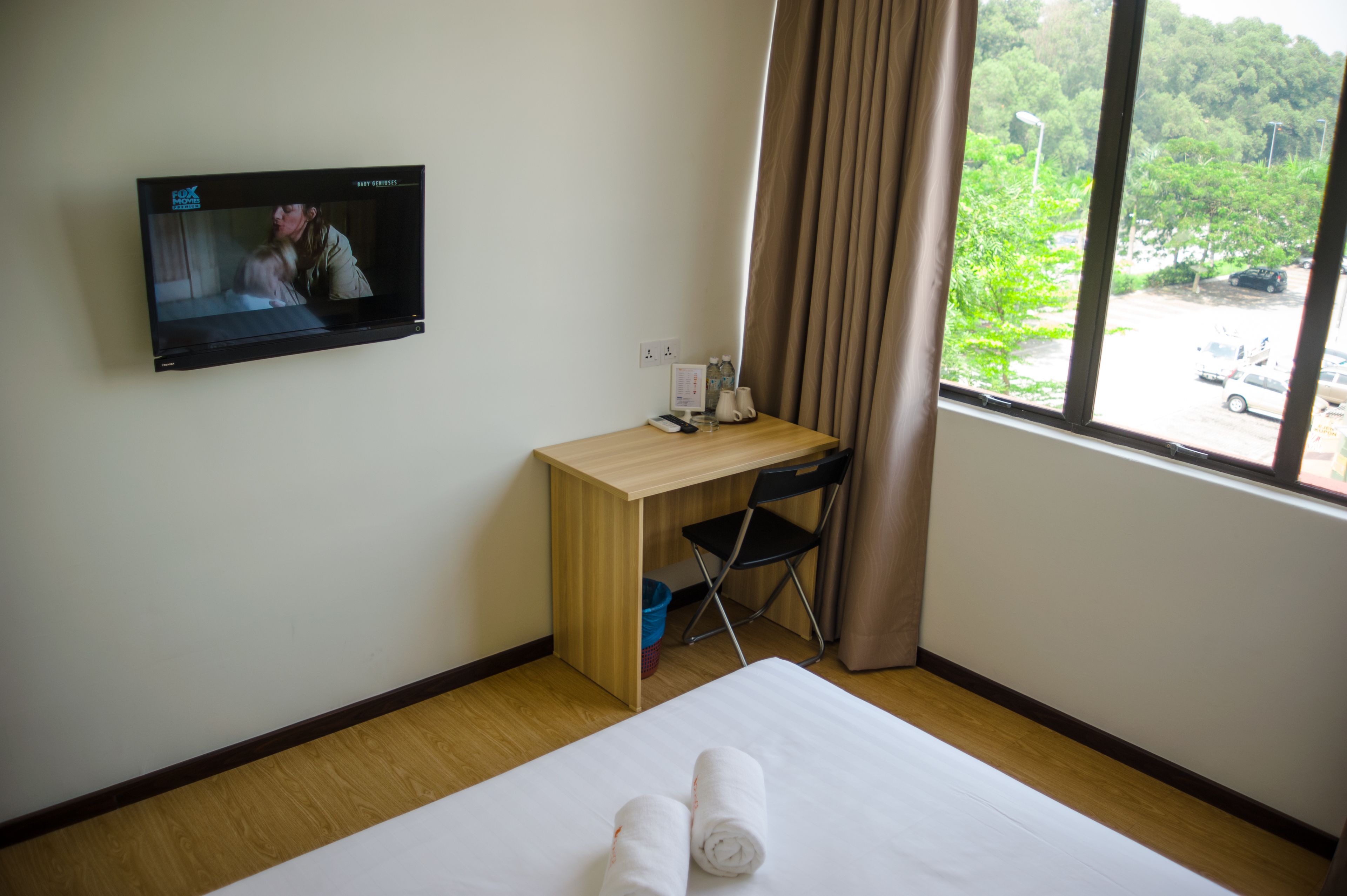 desk, soundproofing, iron/ironing board, free wifi