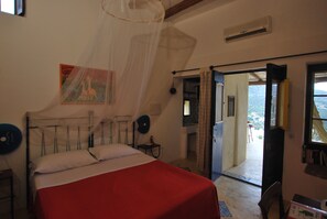 Villa, 2 camere da letto, 2 bagni | 1 camera, ferro/asse da stiro, Wi-Fi gratuito, lenzuola