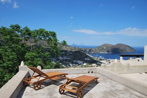 Villa, 2 habitaciones, 2 baños | Terraza o patio