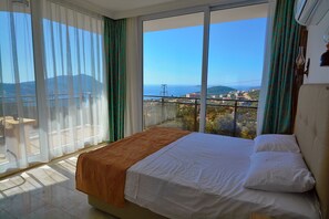 Luxury Villa, 3 Bedrooms, Sea View