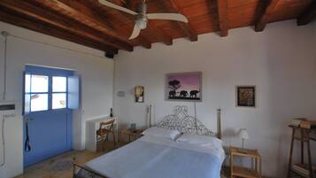 Villa, 1 habitación (external bathroom) | 1 dormitorio, escritorio, tabla de planchar con plancha y wifi gratis