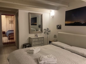 Apartamento, 1 quarto | 1 quarto, ferros/tábuas de passar roupa, berço de viagem