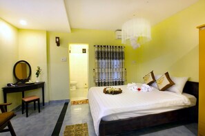 Doppelzimmer | Schreibtisch, Verdunkelungsvorhänge, schallisolierte Zimmer