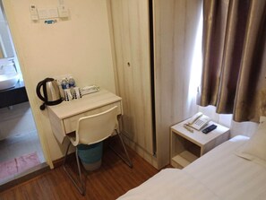 Desk, rollaway beds, free WiFi - Home Inn 1 Taman Segar (Kuala Lumpur)