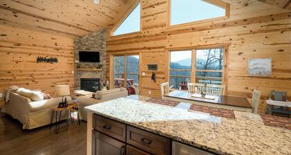 * Vuoden 2018 Mountain Hirsimökki * Näkymät * Poreallas * Fire Pit * 23 min keskustaan AVL *