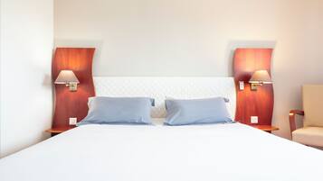 Premium bedding, pillowtop beds, in-room safe, desk