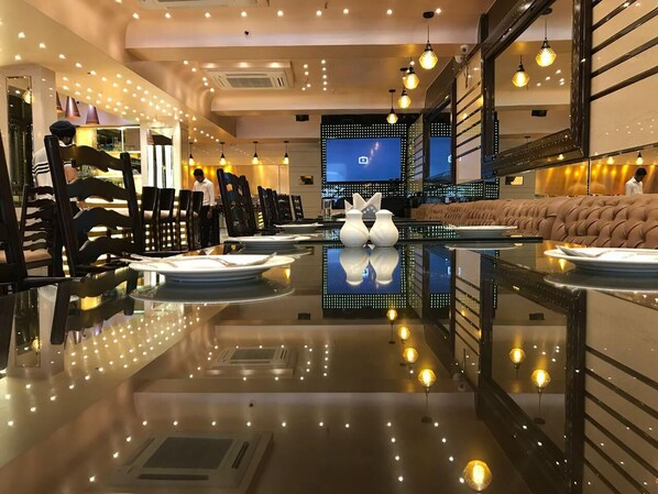 2 restaurants, international cuisine - Hotel L'affaire (New Delhi)