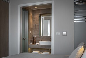Shower, free toiletries, hair dryer, bathrobes - KB Ammos-Adults only (Skiathos)