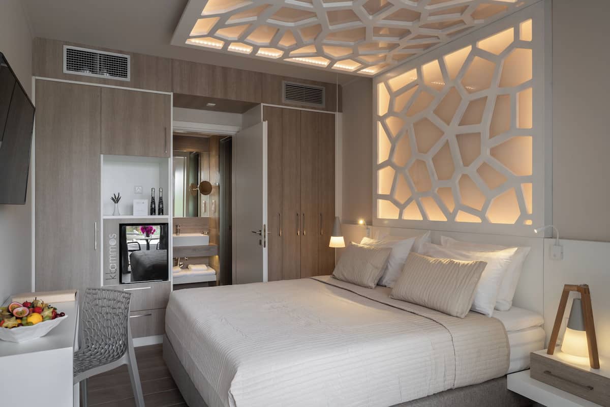 Minibar, in-room safe, desk, blackout curtains