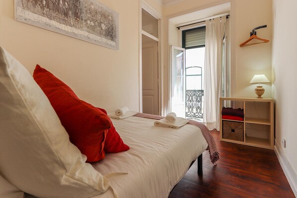 2 bedrooms, free WiFi, bed sheets - Bairro Alto Classic by Homing (Lisbon)