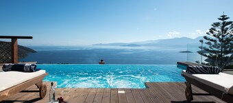 Villa Mirabello Suites