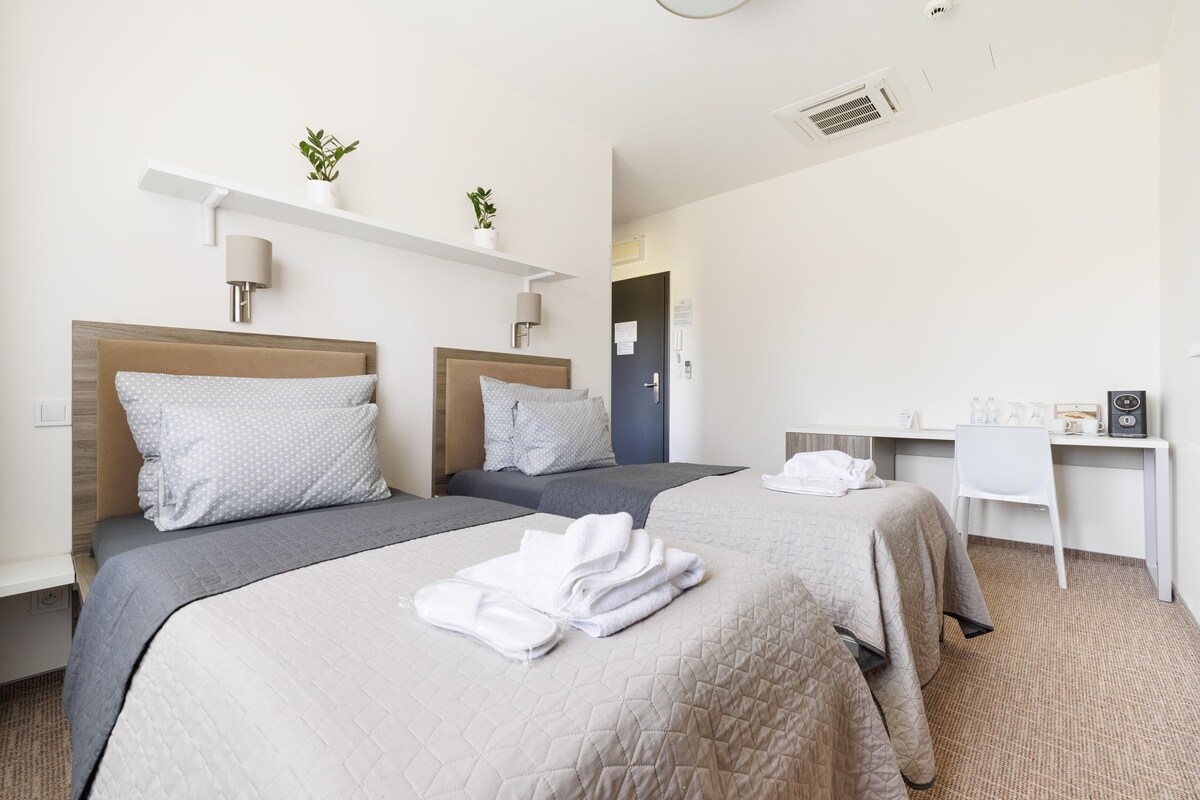 Twin Room | Premium bedding, in-room safe, soundproofing