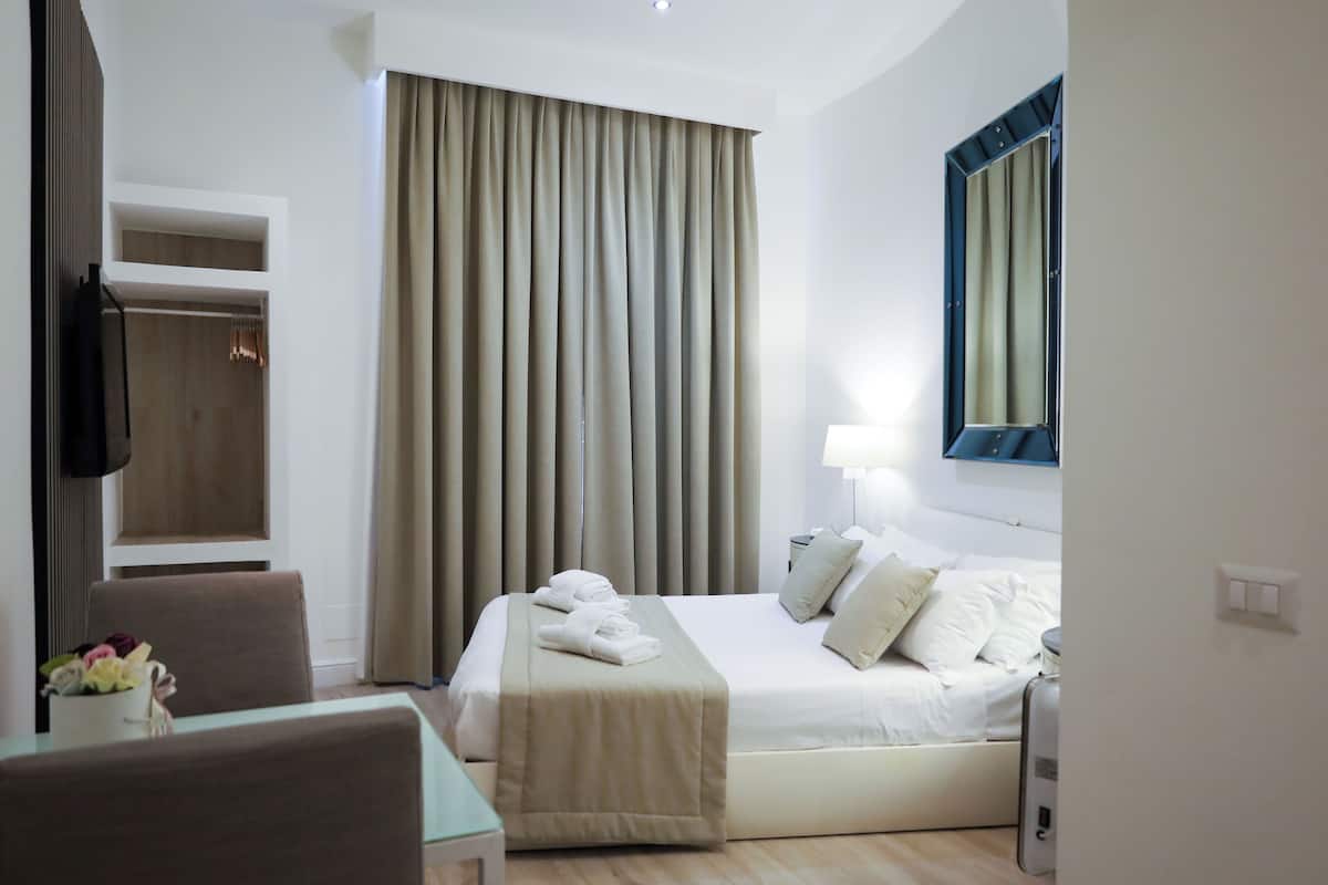 In-room safe, iron/ironing board, free WiFi