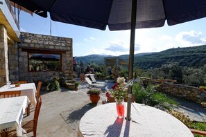 Romantisk villa - 3 sovrum - utsikt mot bergen - intill bergen | Terrass/Patio